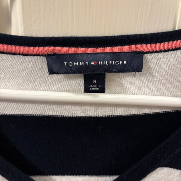 Tommy Hilfiger Women's Striped V-Neck Sweater ~ Medium ~ EUC - Picture 2 of 4